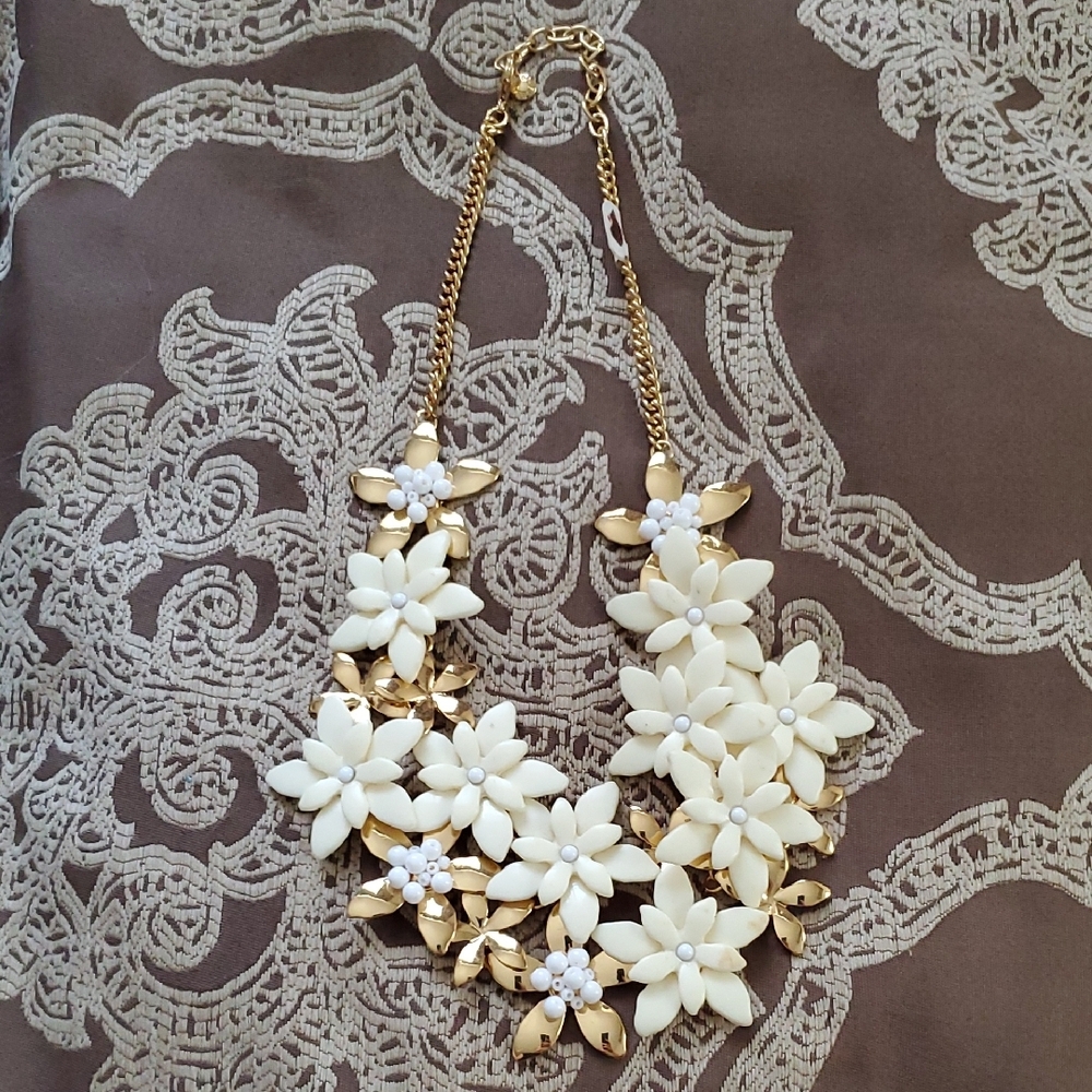 Cream and Gold Floral Cascade Necklace